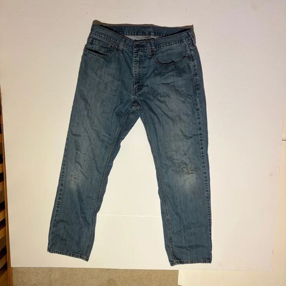 Baggy Levi's 559 Men's Jeans with some fading and wear